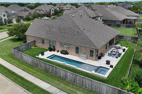 Photo of 4039 Maybrook Lane, League City, TX 77573 (MLS # 35313899)