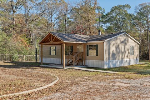 Photo of 53 Pine Oak Lane, Huntsville, TX 77340 (MLS # 20462273)