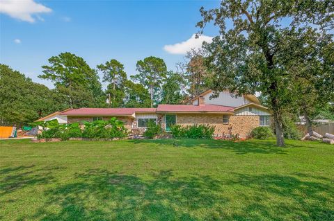 Photo of 701 Saint Lawrence River Road, Conroe, TX 77316 (MLS # 72405801)