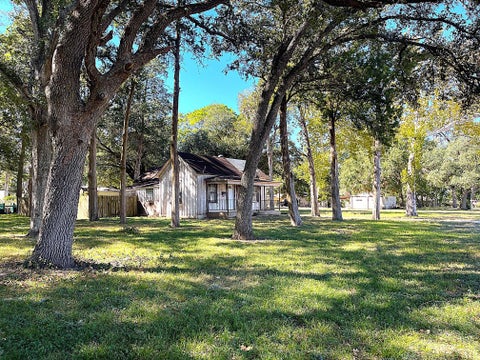 Photo of 6211 Gresham Street, Wallis, TX 77485 (MLS # 70035582)