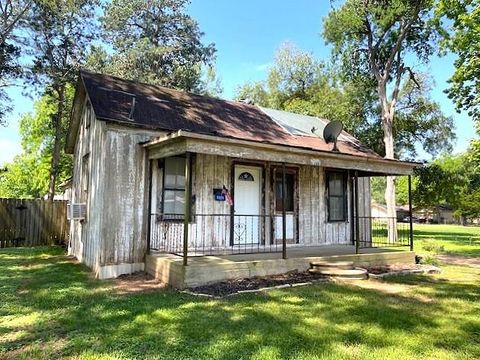 Photo of 6211 Gresham Street, Wallis, TX 77485 (MLS # 70035582)