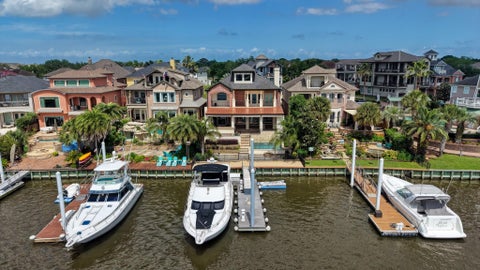 Homes For Sale - 1403 Oceanside Lane<br/> Galveston County, League City, TX 77573