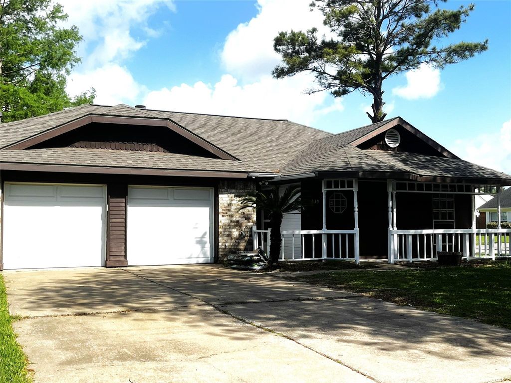 Photo of 339 El Toro Lane, Houston, TX 77598 (MLS # 87147054)