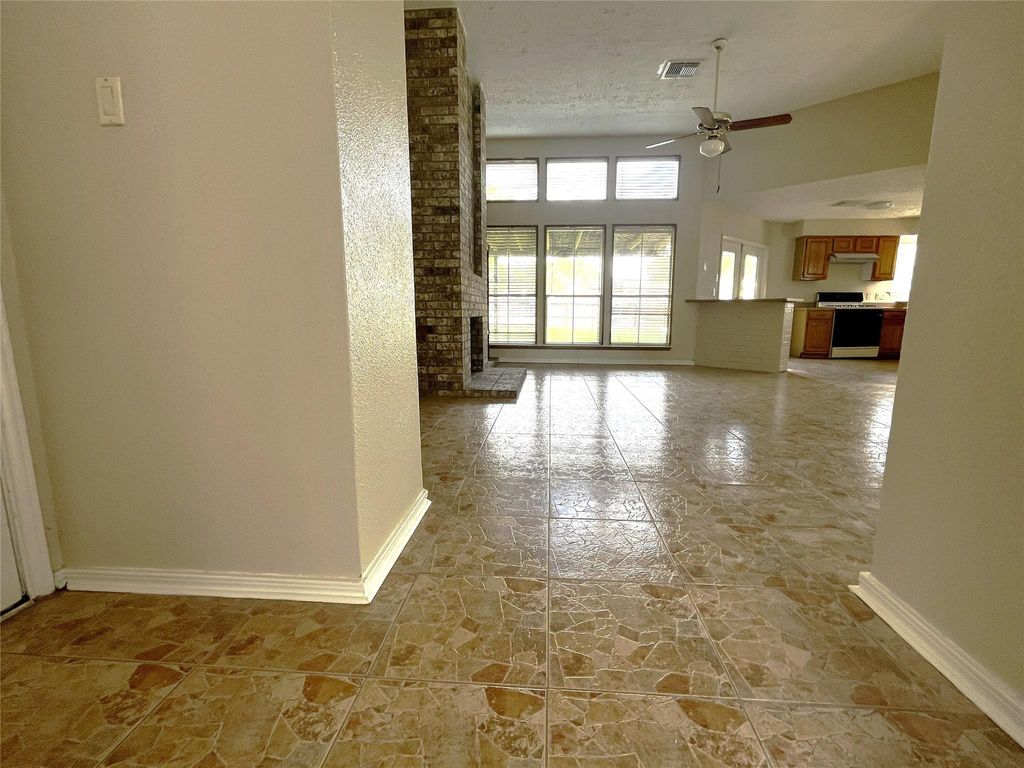 Photo of 339 El Toro Lane, Houston, TX 77598 (MLS # 87147054)