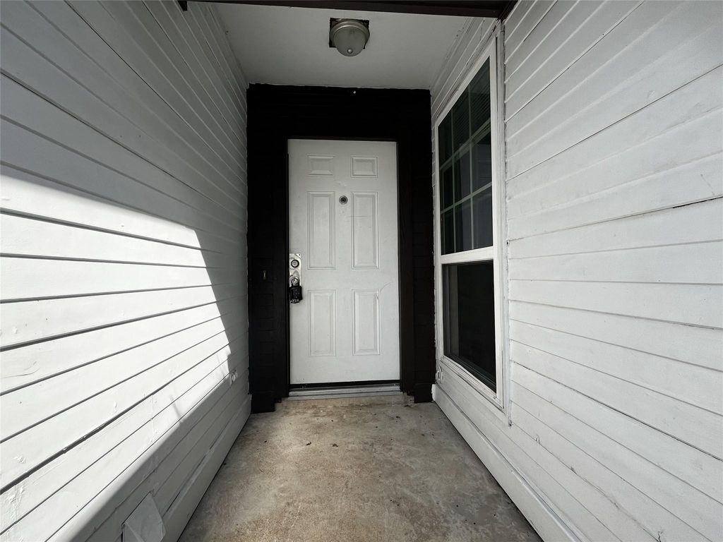 Photo of 339 El Toro Lane, Houston, TX 77598 (MLS # 87147054)