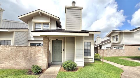 Photo of 11889 Bobwhite Drive #834, Houston, TX 77035 (MLS # 2554237)