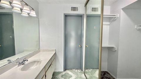 Tiny photo for 11889 Bobwhite Drive #834, Houston, TX 77035 (MLS # 2554237)