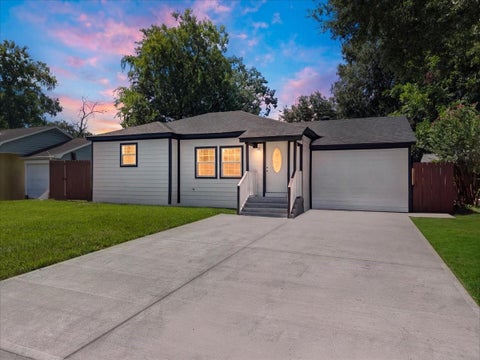 Photo of 1105 W Ellaine Avenue, Pasadena, TX 77506 (MLS # 50595152)