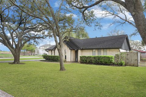 Tiny photo for 13003 Frank Lane, Stafford, TX 77477 (MLS # 75267393)