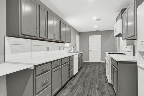 Tiny photo for 13003 Frank Lane, Stafford, TX 77477 (MLS # 75267393)