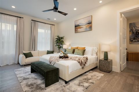 Tiny photo for 911 Thompson Street, Houston, TX 77007 (MLS # 65601419)