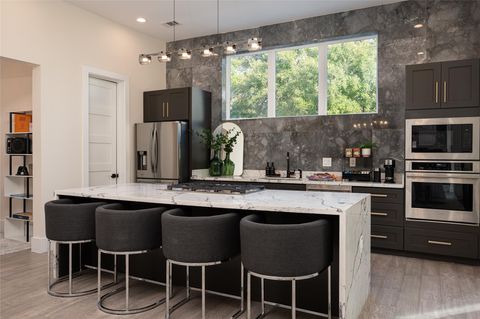 Tiny photo for 911 Thompson Street, Houston, TX 77007 (MLS # 65601419)