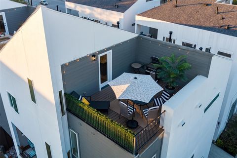 Tiny photo for 911 Thompson Street, Houston, TX 77007 (MLS # 65601419)