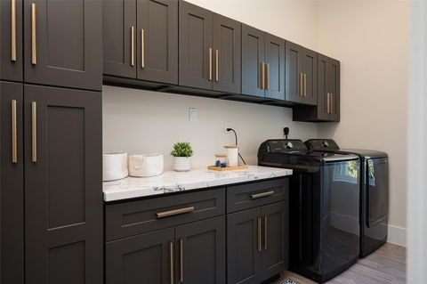 Tiny photo for 911 Thompson Street, Houston, TX 77007 (MLS # 65601419)