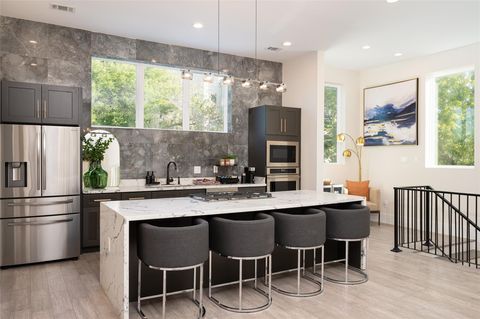 Tiny photo for 911 Thompson Street, Houston, TX 77007 (MLS # 65601419)