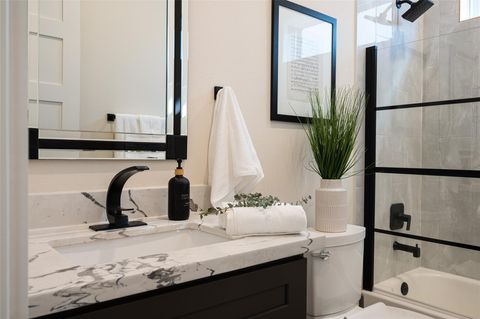Tiny photo for 911 Thompson Street, Houston, TX 77007 (MLS # 65601419)