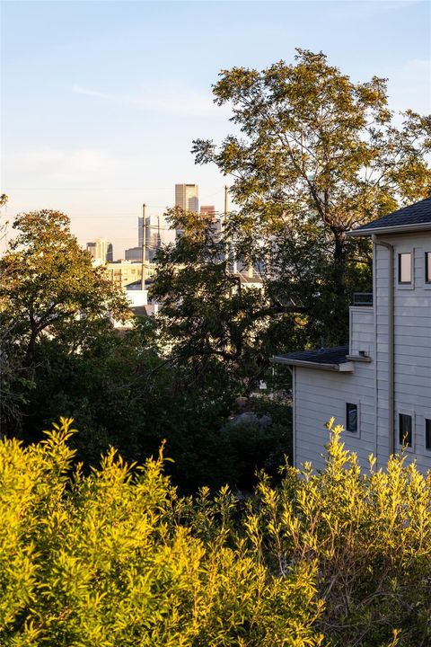 Tiny photo for 911 Thompson Street, Houston, TX 77007 (MLS # 65601419)