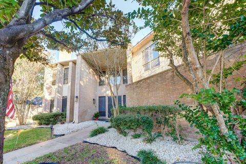 Photo of 12007 Lakeway Court, Houston, TX 77071 (MLS # 52666003)