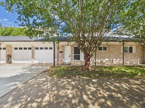 Townhouse For Rent - 5627 Winsome Lane<br/> Houston, TX 77057