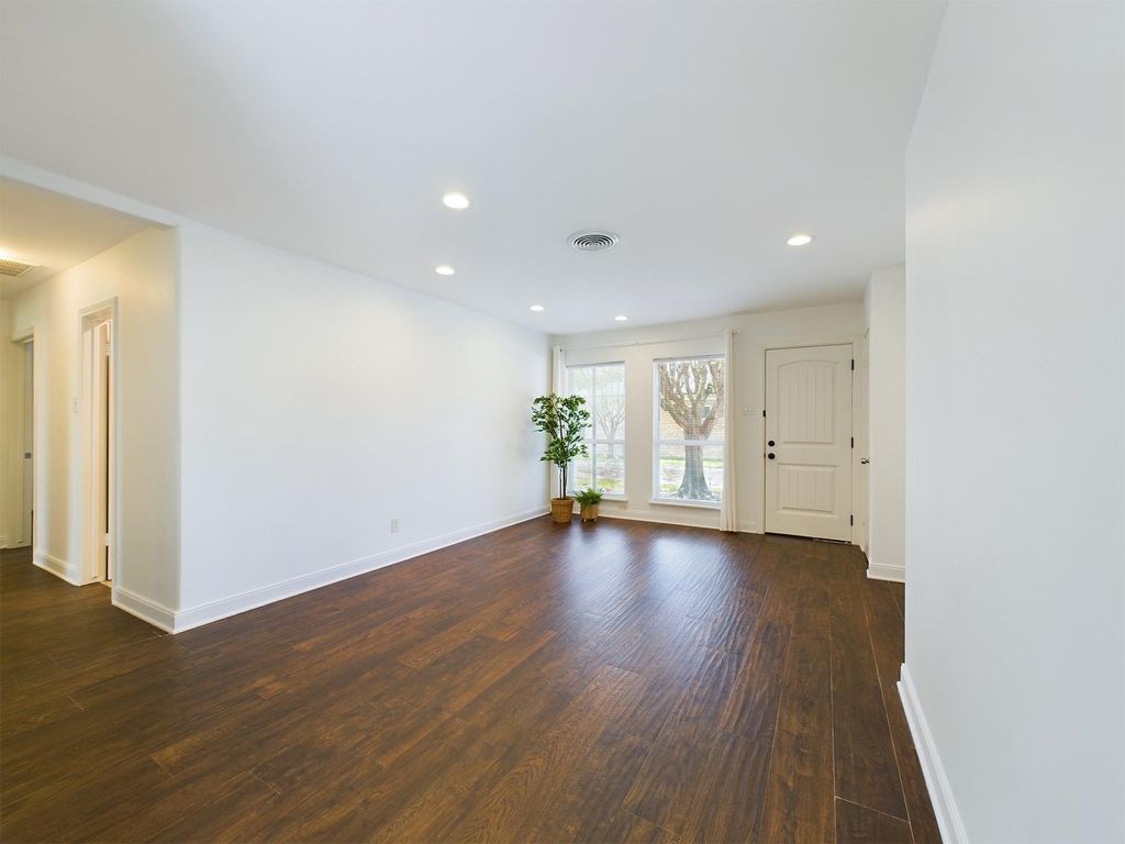 Photo of 5627 Winsome Lane, Houston, TX 77057 (MLS # 2738670)