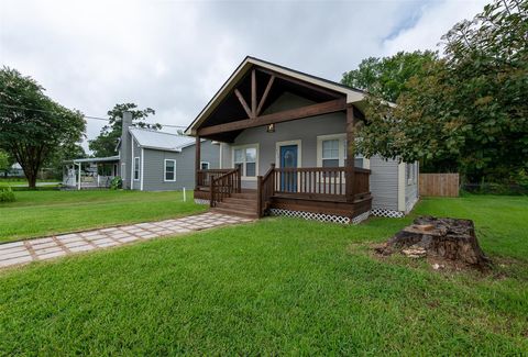 203 N Texas Street Madisonville TX 77864