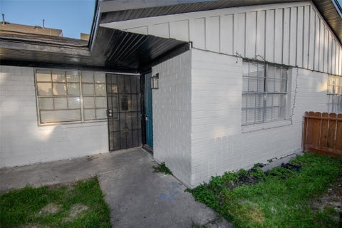 Photo of 1661 Northwood Street #1661, Houston, TX 77009 (MLS # 84785627)