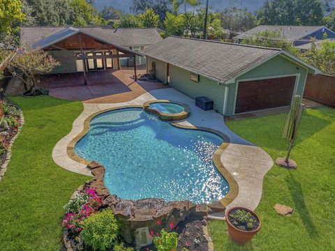 Photo of 1409 Oak Tree Drive, Houston, TX 77055 (MLS # 10915238)