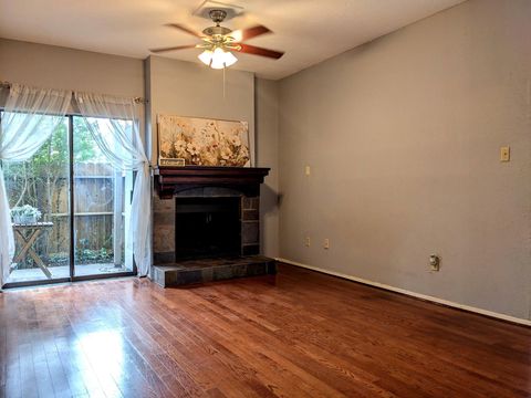 Photo of 7950 N Stadium Drive #215, Houston, TX 77030 (MLS # 25237496)