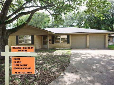 Photo of 1716 Edna Avenue, Bay City, TX 77414 (MLS # 16302026)