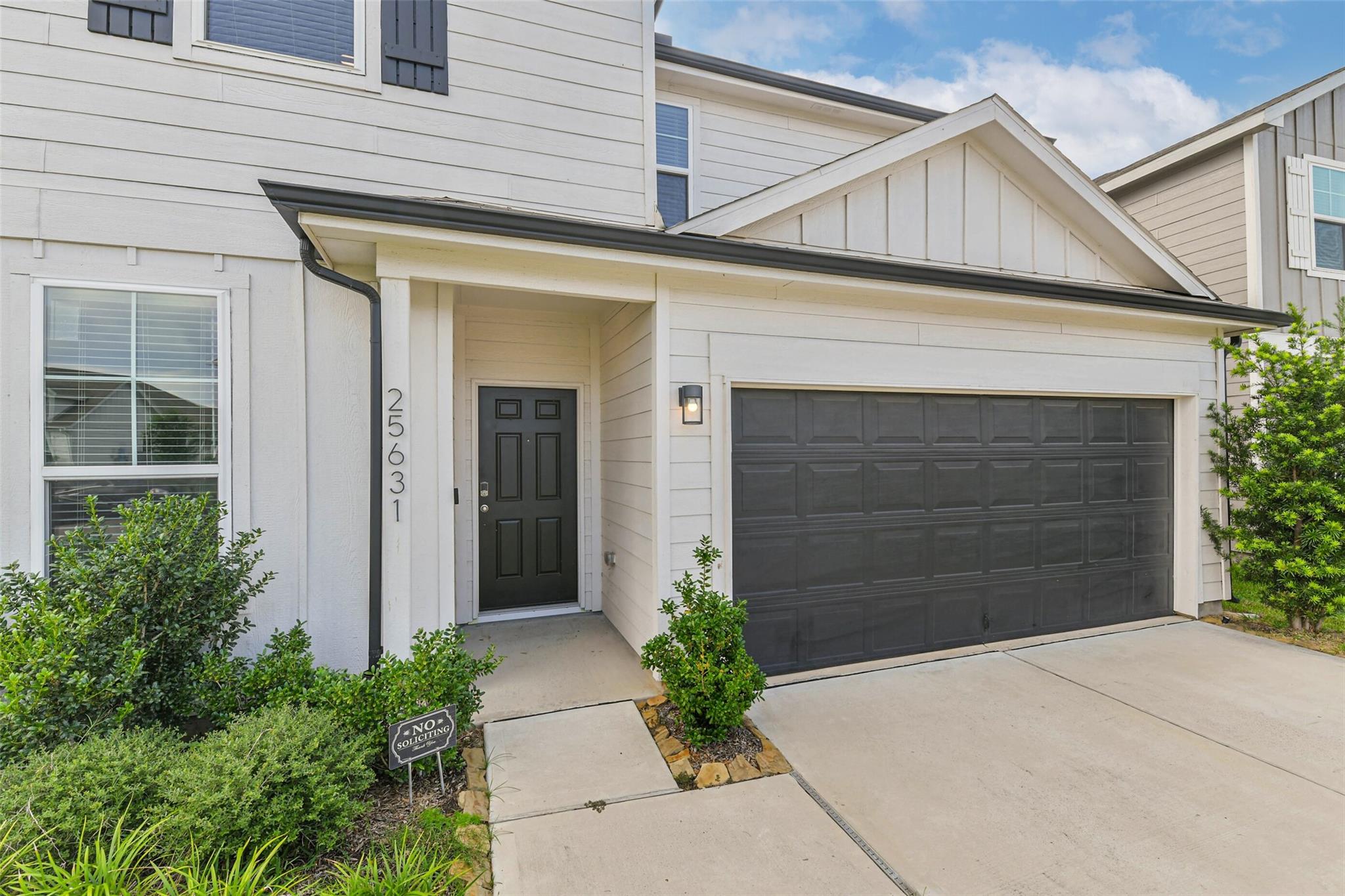 25631 Balsamroot Drive