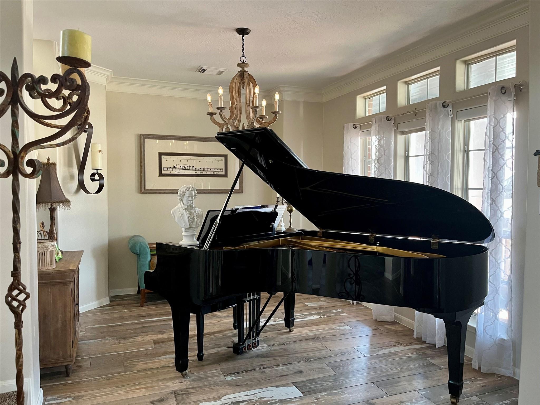 1201 Cambridge Court