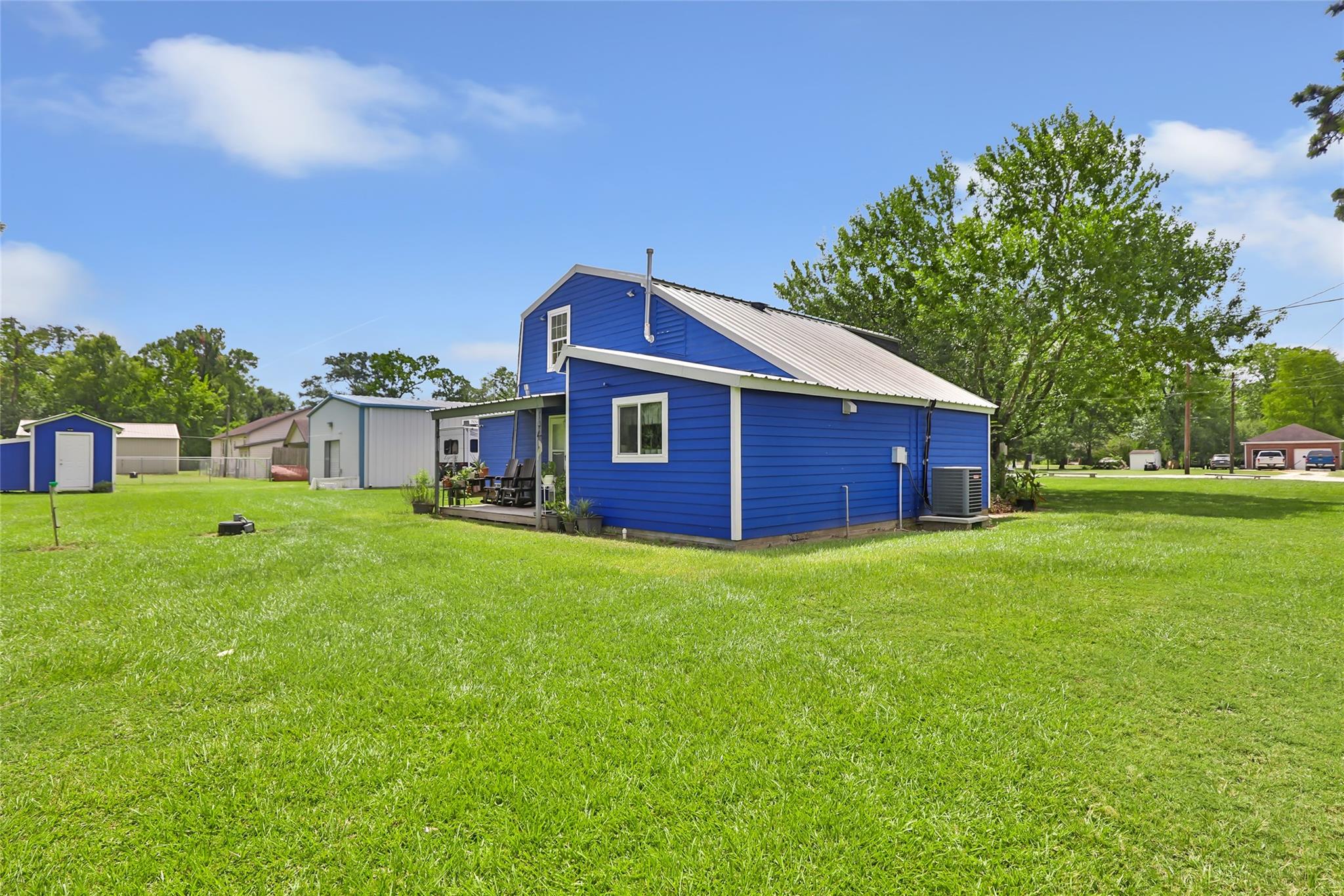 275 Commerce Lane
