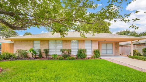Photo of 11206 Cliffwood Drive, Houston, TX 77035 (MLS # 31140513)