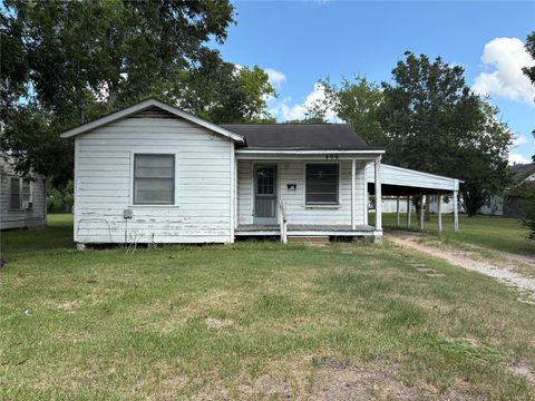 Photo of 406 Omega St, El Campo, TX 77437 (MLS # 27826903)