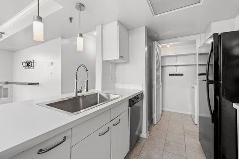 Tiny photo for 3525 Sage Road #504, Houston, TX 77056 (MLS # 83864462)