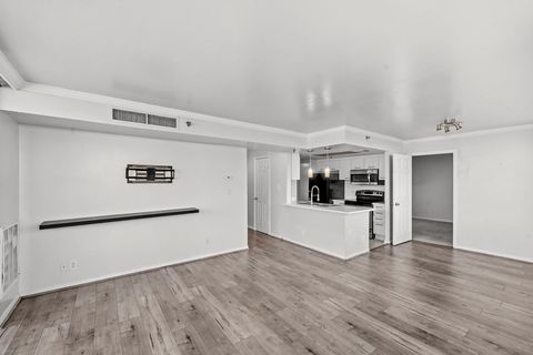 Tiny photo for 3525 Sage Road #504, Houston, TX 77056 (MLS # 83864462)