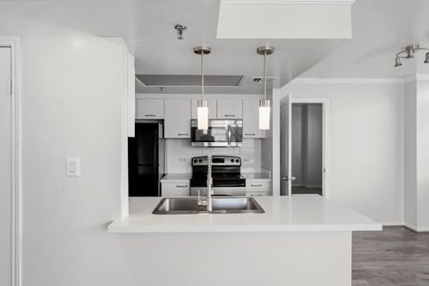 Tiny photo for 3525 Sage Road #504, Houston, TX 77056 (MLS # 83864462)