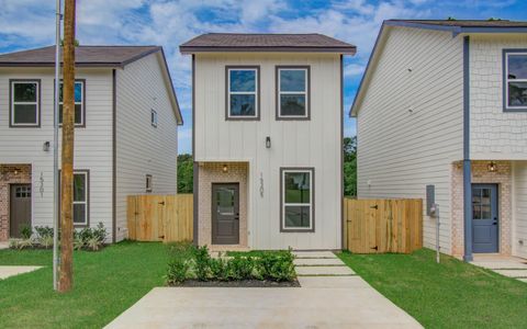 Photo of 15305 Coaltown Road, Willis, TX 77378 (MLS # 34296262)