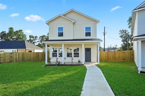Photo of 764 Juneau Court, Montgomery, TX 77316 (MLS # 64854064)