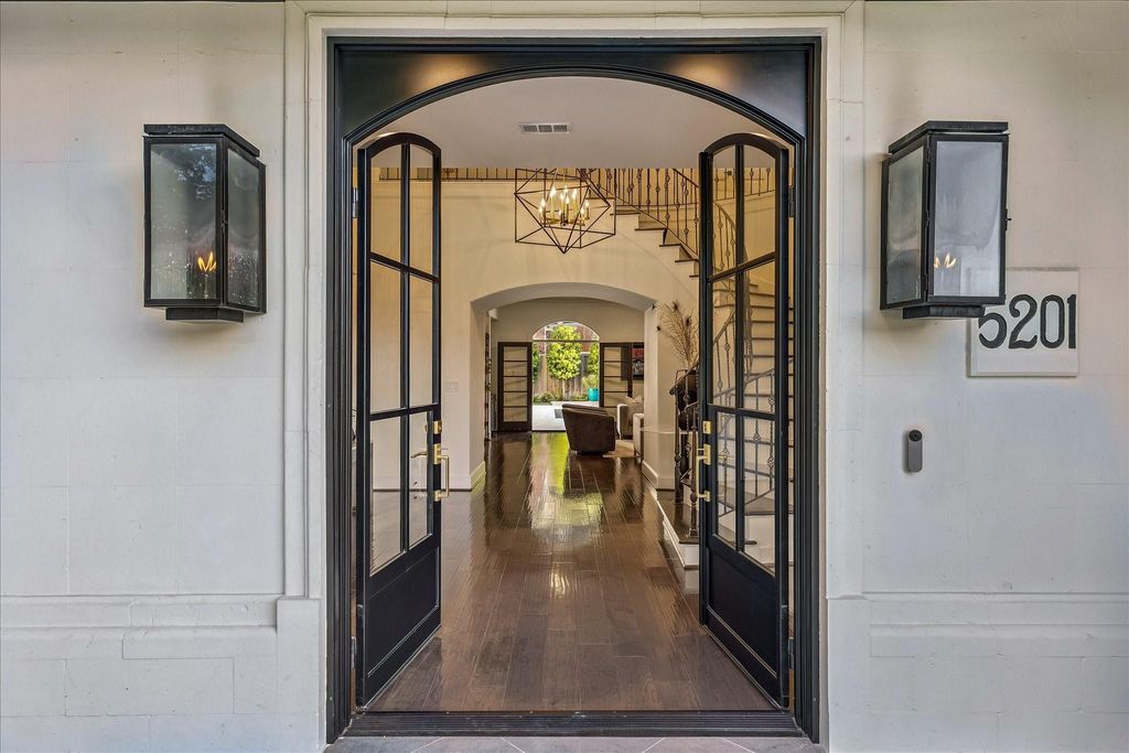 Photo of 5201 Cedar Creek Drive, Houston, TX 77056 (MLS # 45413007)