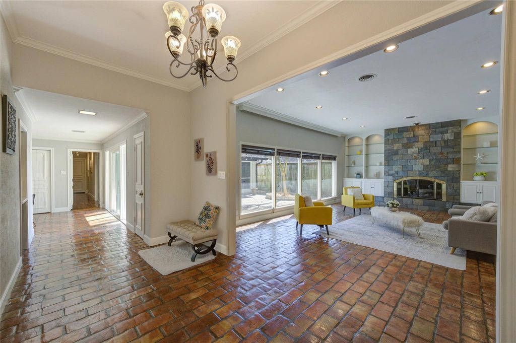 Photo of 358 Tealwood Drive, Houston, TX 77024 (MLS # 65140278)