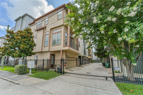 Photo of 2016 Sabine Street, Houston, TX 77007 (MLS # 96808396)