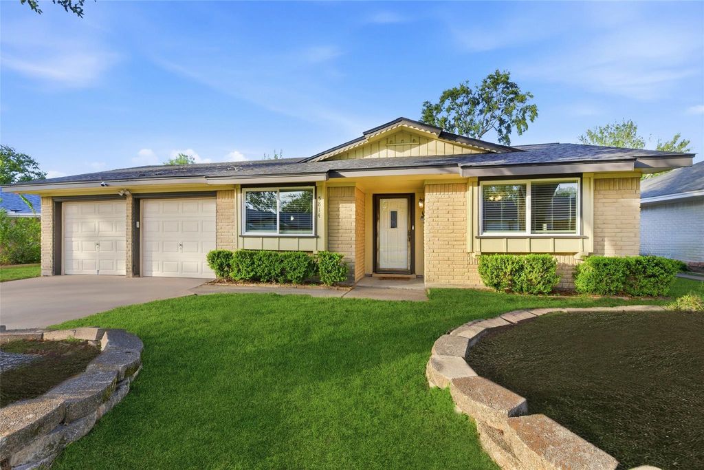 Photo of 5814 Viking Drive, Houston, TX 77092 (MLS # 56657304)