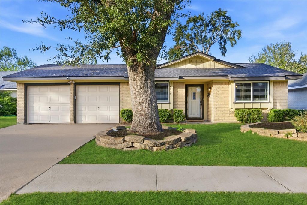 Photo of 5814 Viking Drive, Houston, TX 77092 (MLS # 56657304)