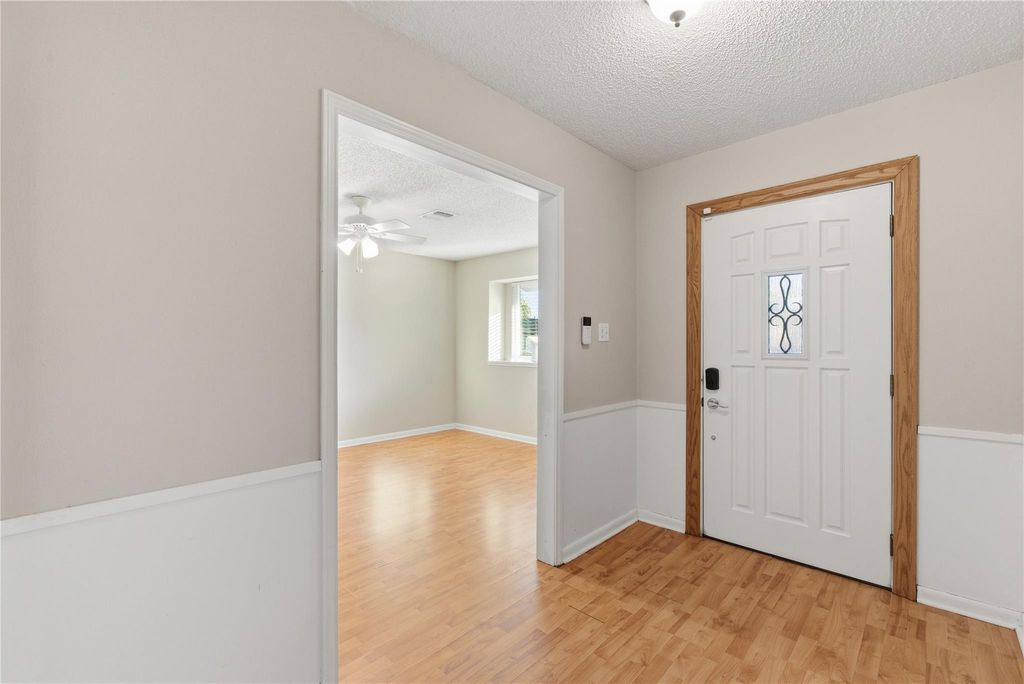 Photo of 5814 Viking Drive, Houston, TX 77092 (MLS # 56657304)