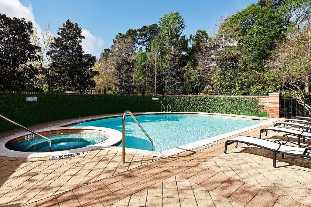 Photo of 3 Waterway Court #5C, The Woodlands, TX 77380 (MLS # 40008229)