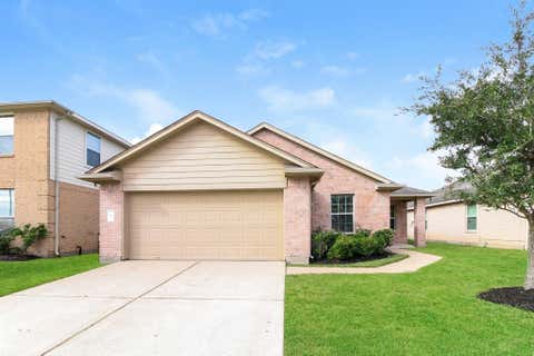 Photo of 11 Leisure Shore Court, Manvel, TX 77578 (MLS # 38099377)