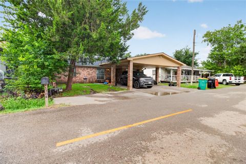 Photo of 1706 Norlinda Street, Houston, TX 77093 (MLS # 26949759)