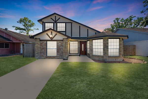 3823 SUTTONFORD DR, HOUSTON, TX 77066 - Image 281fa22754df235762d9a4e2141c8d9a/3530309258