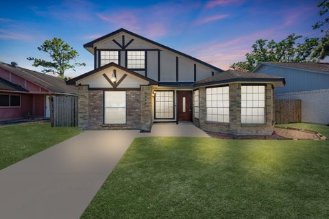 Photo of 3823 Suttonford Drive, Houston, TX 77066 (MLS # 52822915)
